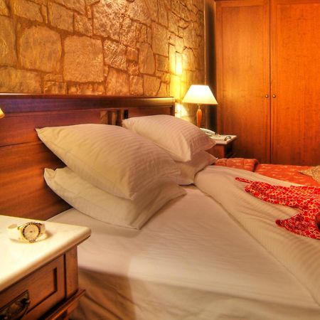 Alpen House Hotel & Suites Arachova Exterior photo