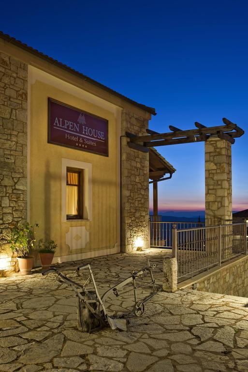 Alpen House Hotel & Suites Arachova Exterior photo