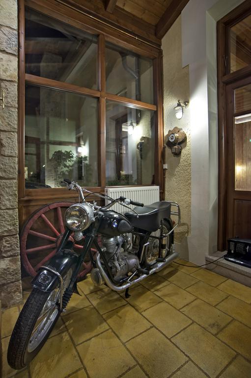 Alpen House Hotel & Suites Arachova Exterior photo