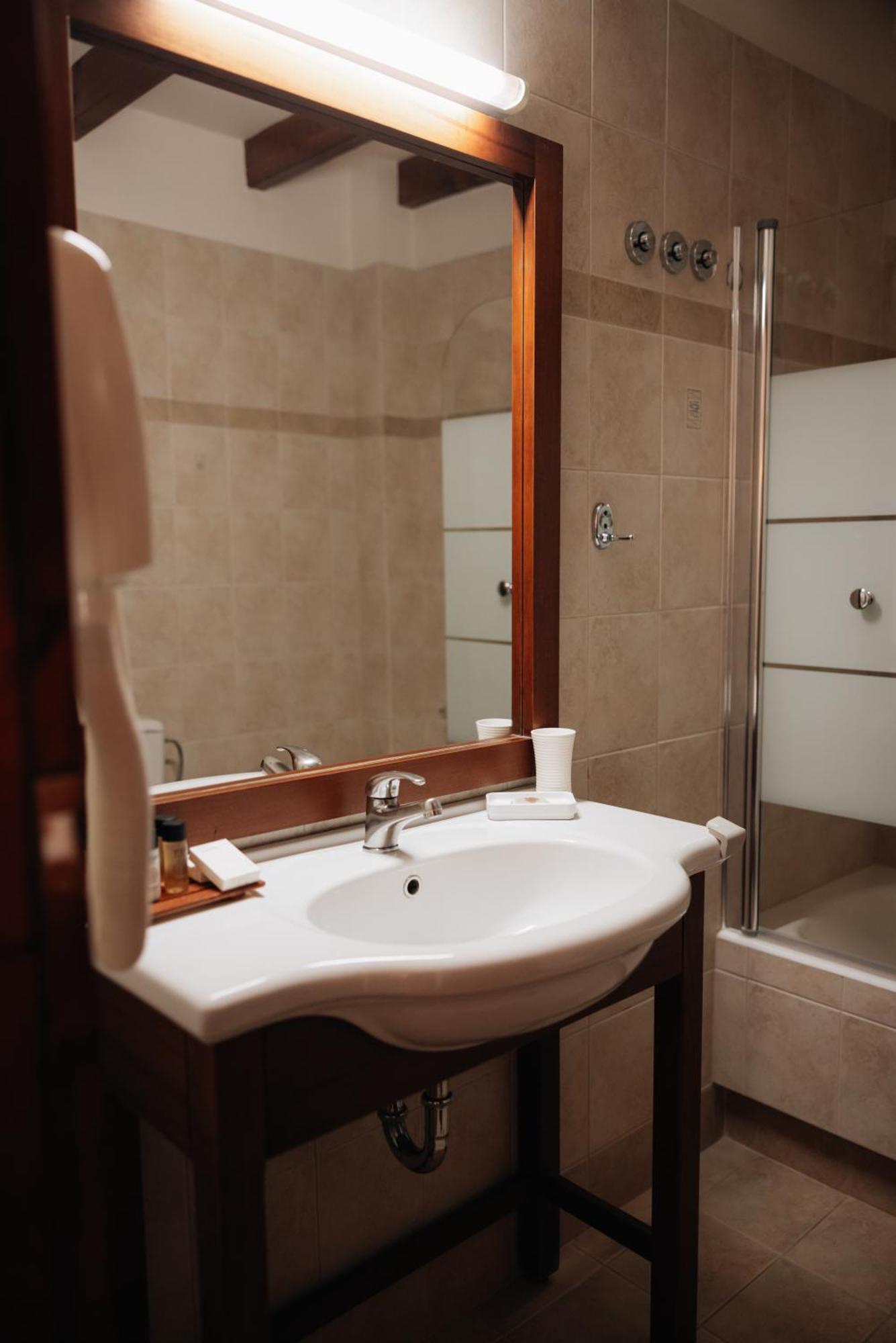 Alpen House Hotel & Suites Arachova Exterior photo